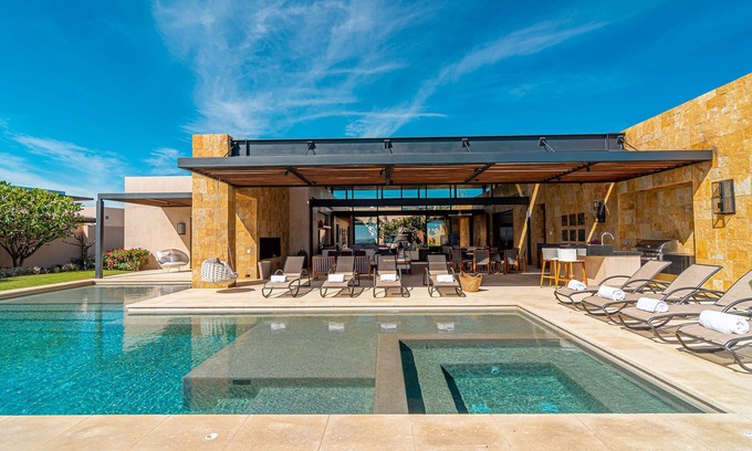 San José del Cabo Villa | Beachfront 6BR Luxury Villa in RC West Enclave!