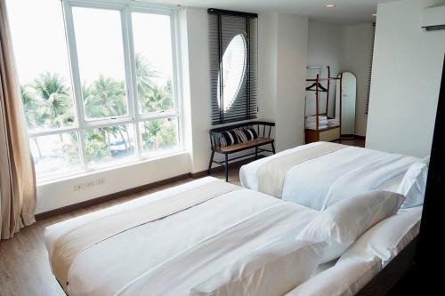 Ban Bang Saen Apartamento | Beachfront 70 sqm Premier Sea View and Pool View Family Room FREE DISNEY PLUS