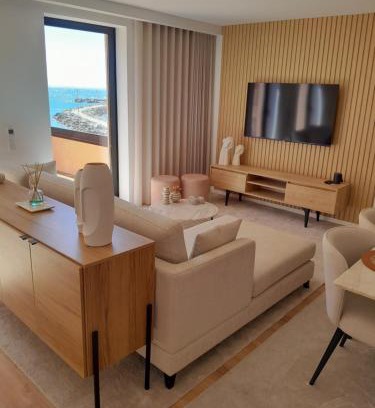Vila Praia de Ancora Apartamento | Beachfront Apartment