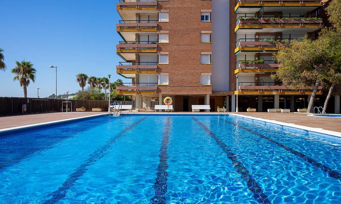 Torredembarra Apartamento | Apartamento en Torredembarra con Piscina, Primera Línea de Playa