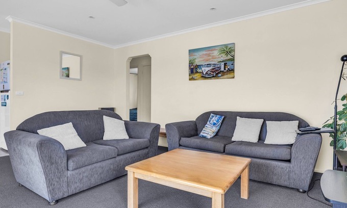 Sapphire Coast Apartamento | Beachfront Apartments: Upstairs Fishpen