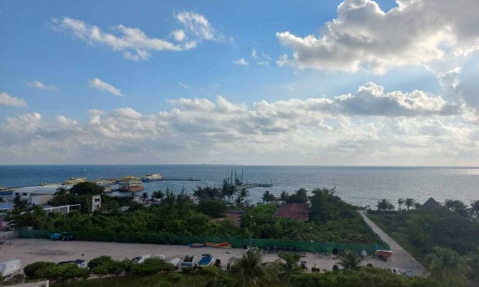 Puerto Juárez Apartamento | Beachfront apartment Cancun next to isla mujeres C-601