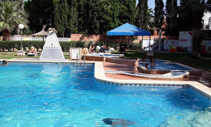 Alcossebre Apartamento | Apartamento en Primera Línea de Playa con Piscina y Jacuzzi en Alcalà de Xivert