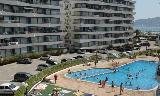 L'Estartit Apartamento | Apartamento Frente al Mar con Piscina