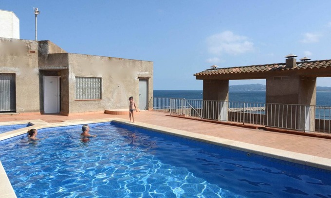 L'Estartit Apartamento | Apartamento Frente al Mar con Piscina