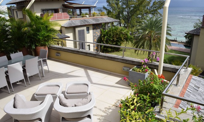 La Mivoie Condominio | Apartamento en primera línea de playa con impresionantes vistas al mar.