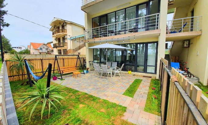 Ureki Apartamento | beachfront apartments ,kapro-one,
