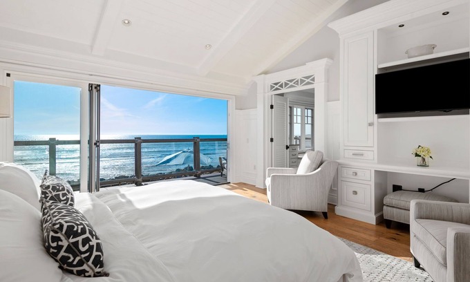Ventura Casa | Beachfront at Seacliff