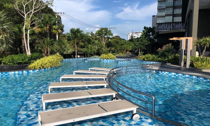 Bang Sare Apartamento | Beachfront Bang Saray By RoomQuest Hotel
