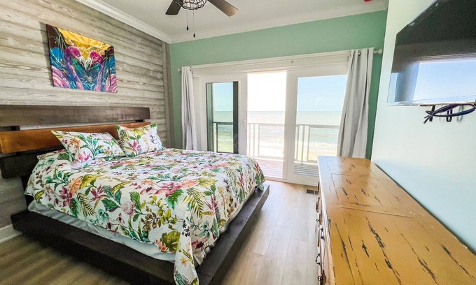 Mexico Beach Casa | Beachfront--Beachfront- Driftwood Yard
