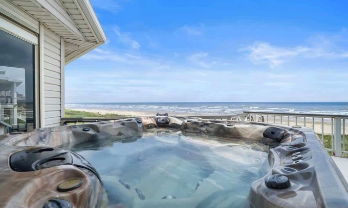 Indian Beach Casa | Beachfront Beauty w/ Hot Tub ~ 10 Steps to Sand