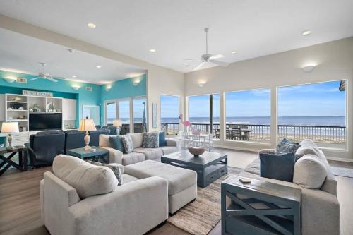Indian Beach Casa | Beachfront Beauty with Hot Tub - 10 Steps to Sand