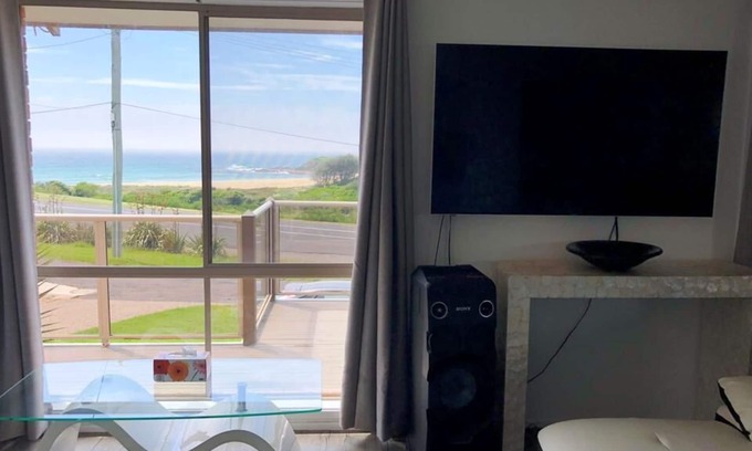 Kianga Casa | Beachfront Bliss