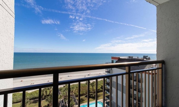 Myrtle Beach Complejo | Beachfront Bliss in our OF 3 BR Condo 9th Floor