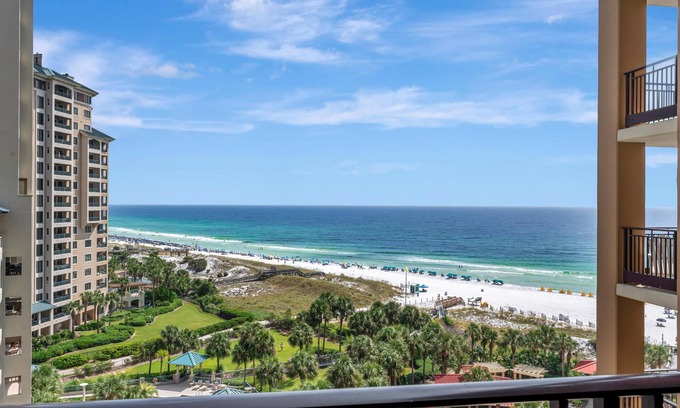 Gulf Pines Condominio | "Beachfront Bliss" 2BR Condo in Westwinds w/ Gulf Views & Golf Cart!