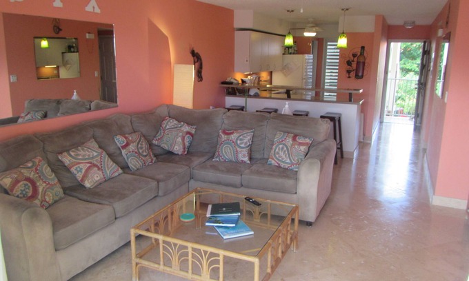 Richmond Condominio | Paraíso caribeño frente al mar en Colony Cove Resort