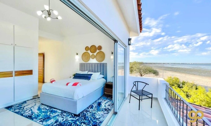 El Centenario Casa | Beachfront Villa with Pool & BBQ – Ideal for Large Groups & Family Vacations