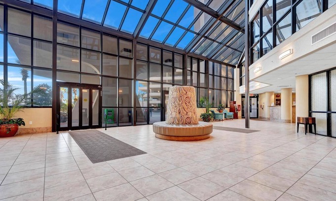 Orange Beach East Casa | Beachfront Condo w/ View & Pool, Sleeps 8