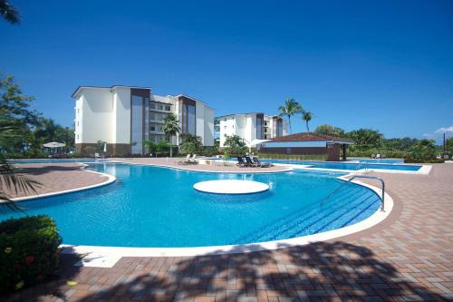 Bejuco Apartamento | Beachfront Condo - your Oasis with pool and Wi-Fi