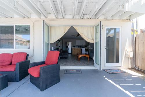 Townsite Apartamento | BEACHFRONT COTTAGE LOWER UNIT