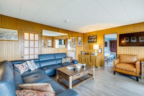 Seaside Casa | Beachfront Cottage on Seaside Promenade with Hot Tub