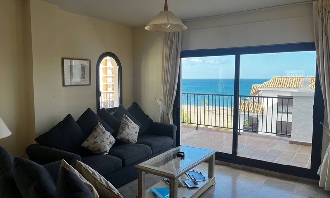 Cabrita Apartamento | Beachfront Penthouse with large terrace and great views.