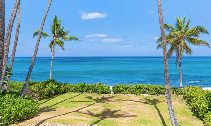 Maili Casa | Beachfront Family Dream Vacation in Tranquil Home Along the Waianae Coast