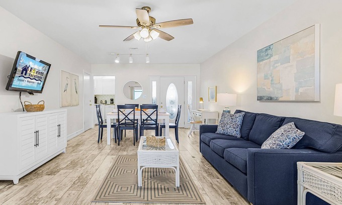 Aloha Kai Casa | Beachfront - Family-Friendly Beach Escape with Pool, Porch & Sun-Filled Fun – Aloha Kai #24