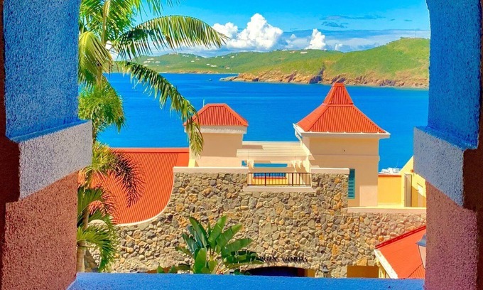 Flag Hill Complejo | Beachfront Frenchman's Cove Resort + Amenities, 2-Bedroom Suite