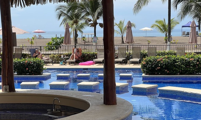 Barrio Los Villalobos Condominio | Beachfront- Fully renovated 3BDRs- Bahia Encantada- 24h Security.