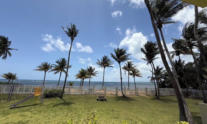 La Pared Apartamento | Beachfront Garden Apartment with Ocean View. This unit is fully equipped.