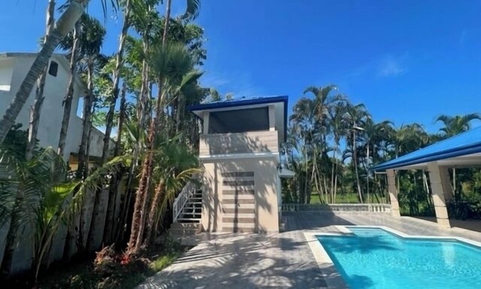 Tela Casa | Beachfront getaway,5 minutes from shore! Featuring a pool & recreational spaces.