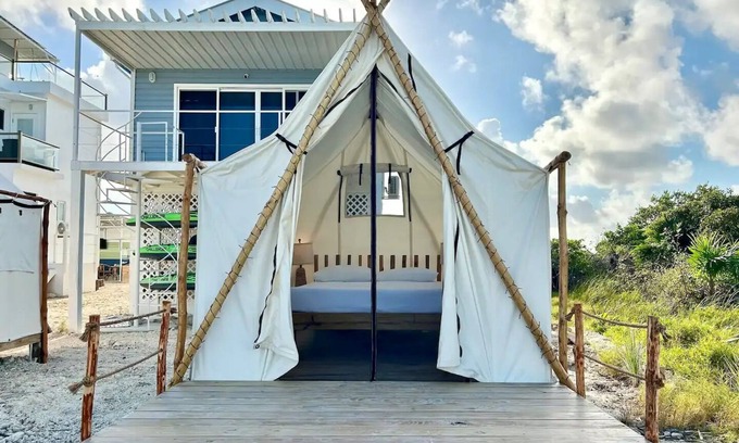 San Pedro Cabina | Beachfront Glamping #1 w/Breakfast