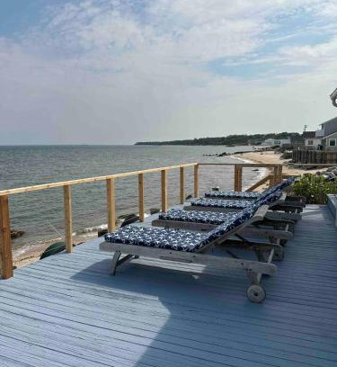 Greenport Casa | Beachfront Greenport Villa