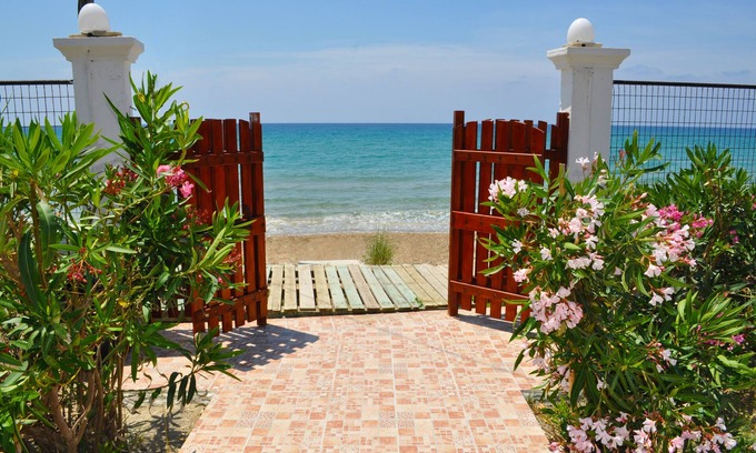 Agios Gordios Casa | Beachfront Holiday House Eftichia