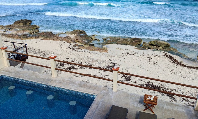 Colonia Salina Chica Casa | Beachfront Home Casa Tortuga
