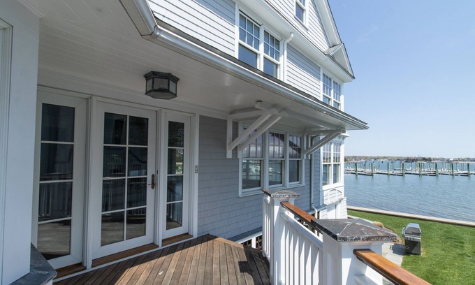 Pine Orchard Casa | Beachfront Home in Pine Orchard, Branford available for monthly or academic rent