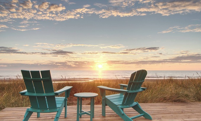 Rockaway Beach Casa | Beachfront Home, Spacious Deck Overlooking Ocean and Private Path to the Sand