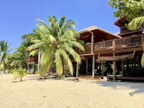Antoneys Cay Casa | Beachfront Home With Pristine, Calm Waters, White Sands And Unbelievable Sunset