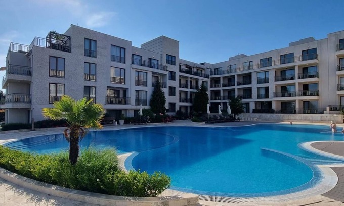 Burgas Apartamento | Beachfront hotel Diamond beach, Apartment Alkor ,Sarafovo достъп летище на 2 км