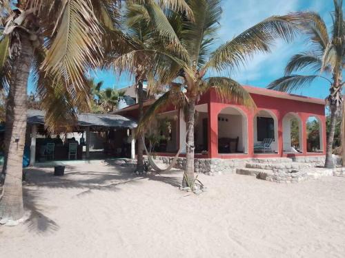 El Sargento Casa | Beachfront house in a beatiful n' perfect location