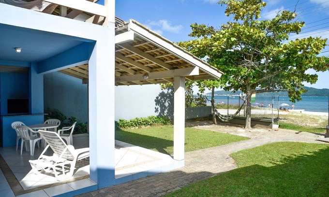 Zimbros Casa | Casa a Beira Mar con aire acondicionado Wi-Fi Praia Zimbros Bombinhas SC familias