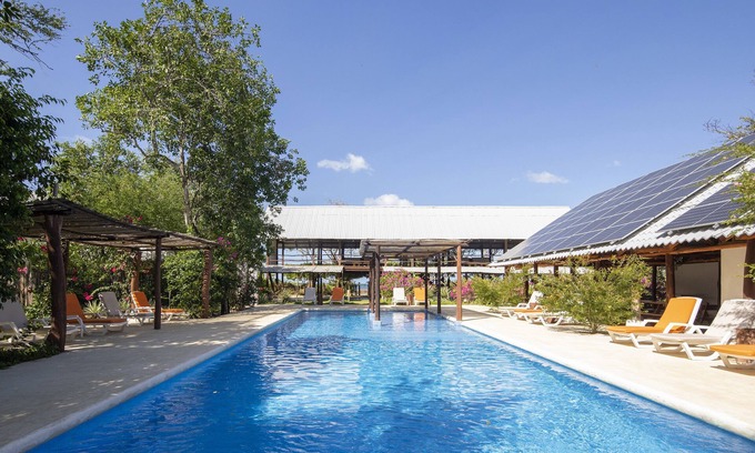 Playa Grande Casa | Casa frente al mar, piscina, salón de yoga en medio de un bosque de 70 acres