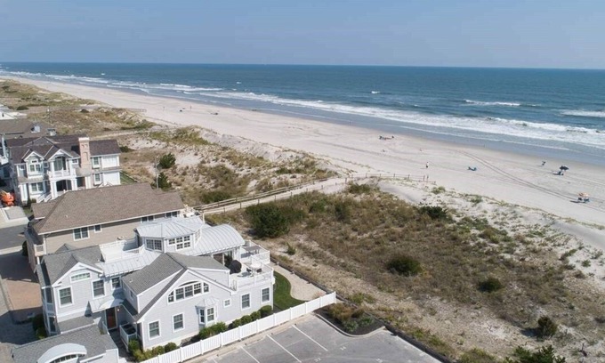 Stone Harbor Casa | NUEVA propiedad frente a la playa, que admite mascotas, cerca de todo lo que Stone Harbor tiene para ofrecer