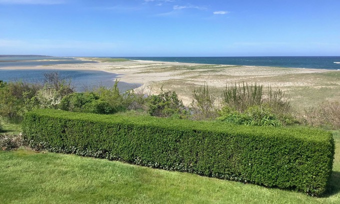 East Orleans Casa | Beachfront house with amazing views of the Atlantic Ocean and Nauset Inlet.