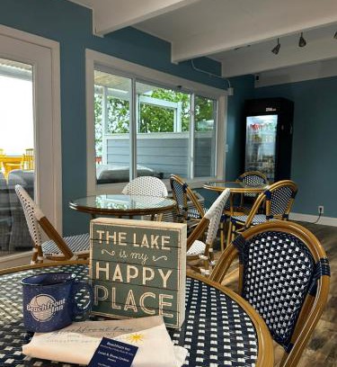 Baileys Harbor Hotel | Beachfront Inn