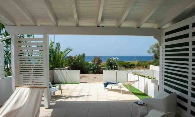 Torre San Giovanni Villa | Beachfront cottage 4/5 beds parking space