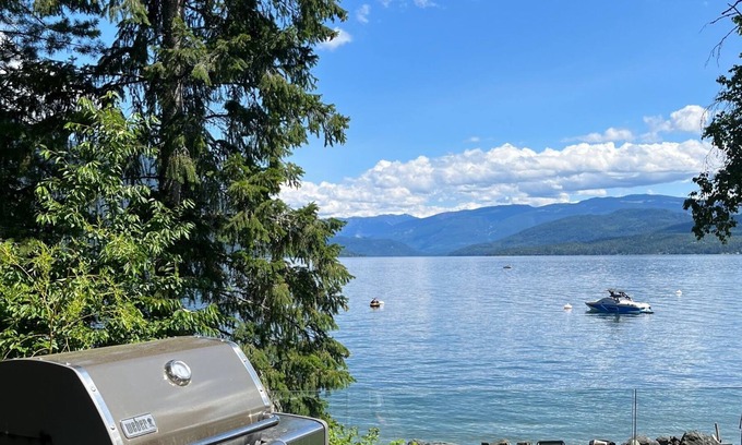 Eagle Bay Casa | Beachfront Lake House In Eagle Bay