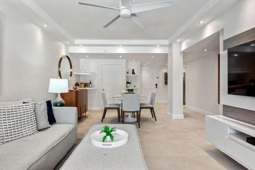 Mameyes II Apartamento | Beachfront Luxury 1BR-Ocean Villas