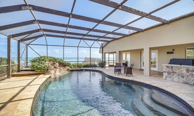 Melbourne Beach Casa | Beachfront Melbourne Beach Retreat w/ Pool Table!